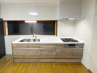 キッチンリフォーム 開放感と清潔感を両立したすっきりキッチン